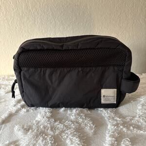 LULULEMON Cosmetic Makeup Toiletry Organizer Bag Pouch Blk SzOS Travel Gym Sport